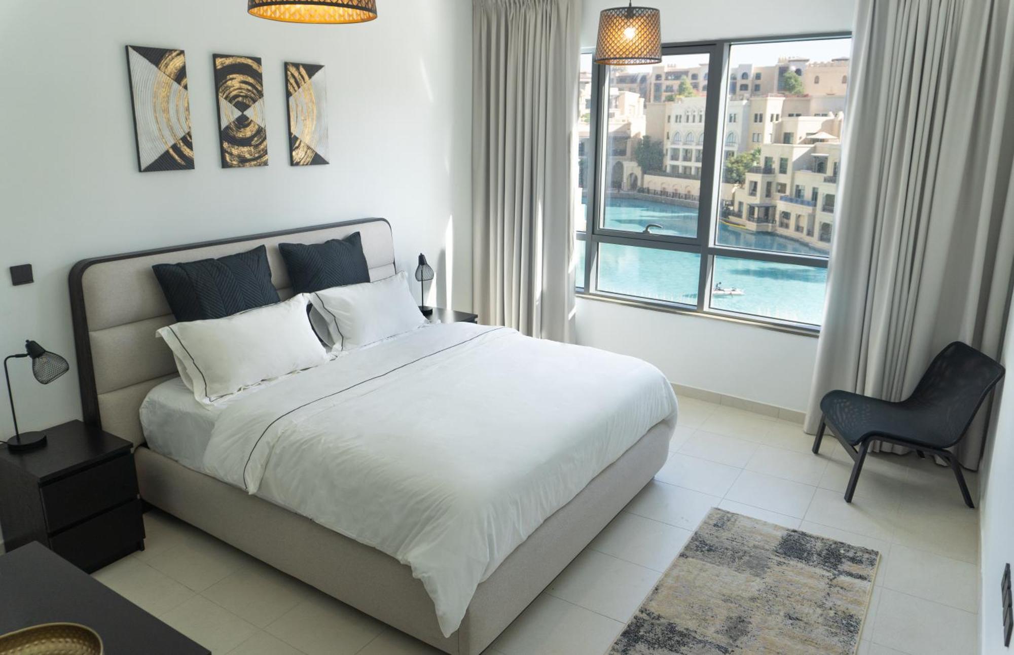 Downtown Oasis, Burj Khalifa Views, Luxury Amenities Lejlighed Dubai Eksteriør billede