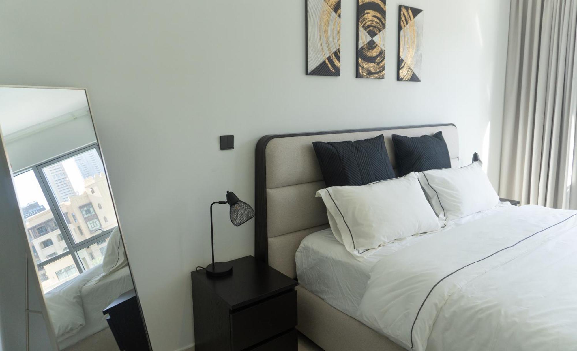 Downtown Oasis, Burj Khalifa Views, Luxury Amenities Lejlighed Dubai Eksteriør billede