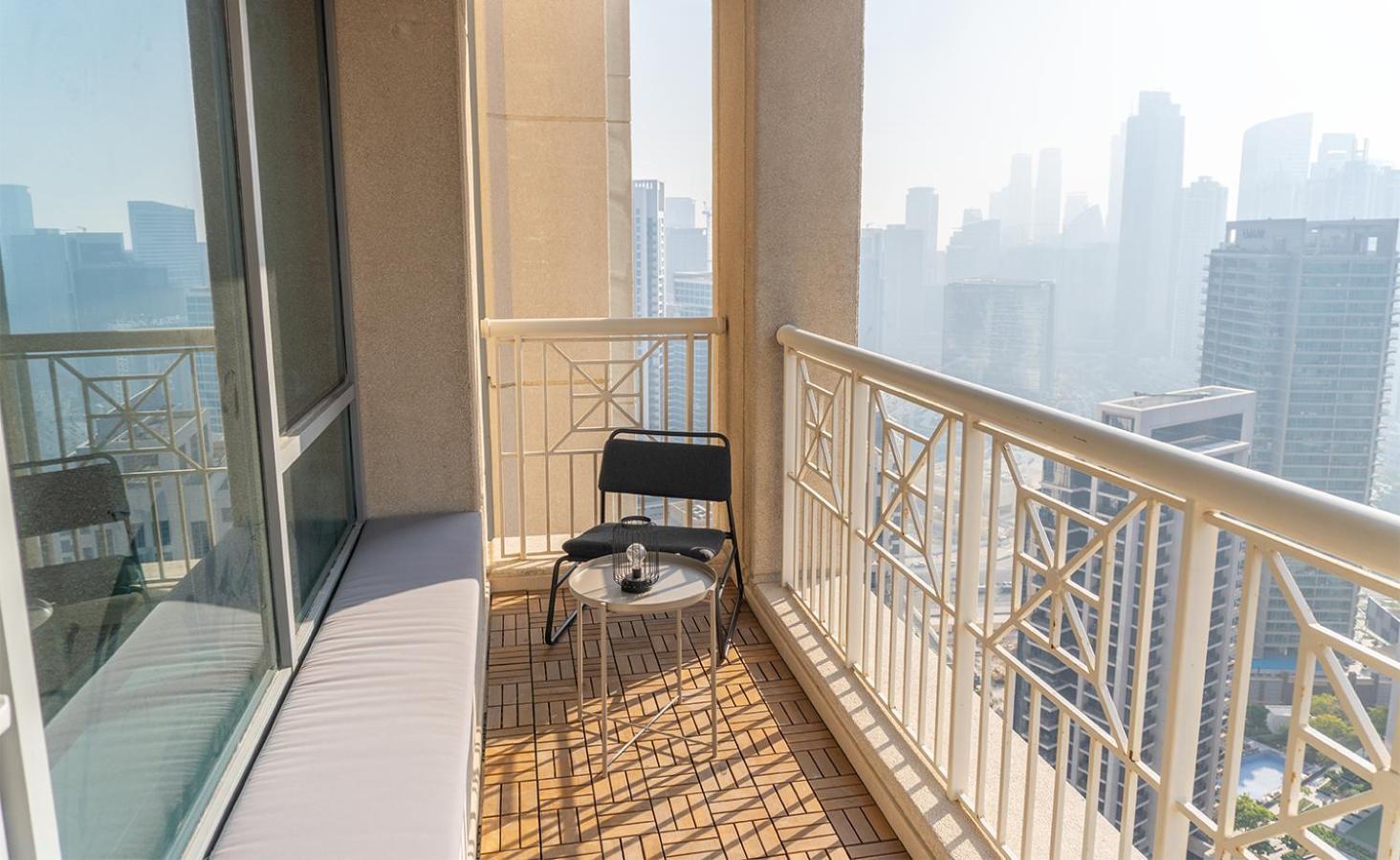 Downtown Oasis, Burj Khalifa Views, Luxury Amenities Lejlighed Dubai Eksteriør billede