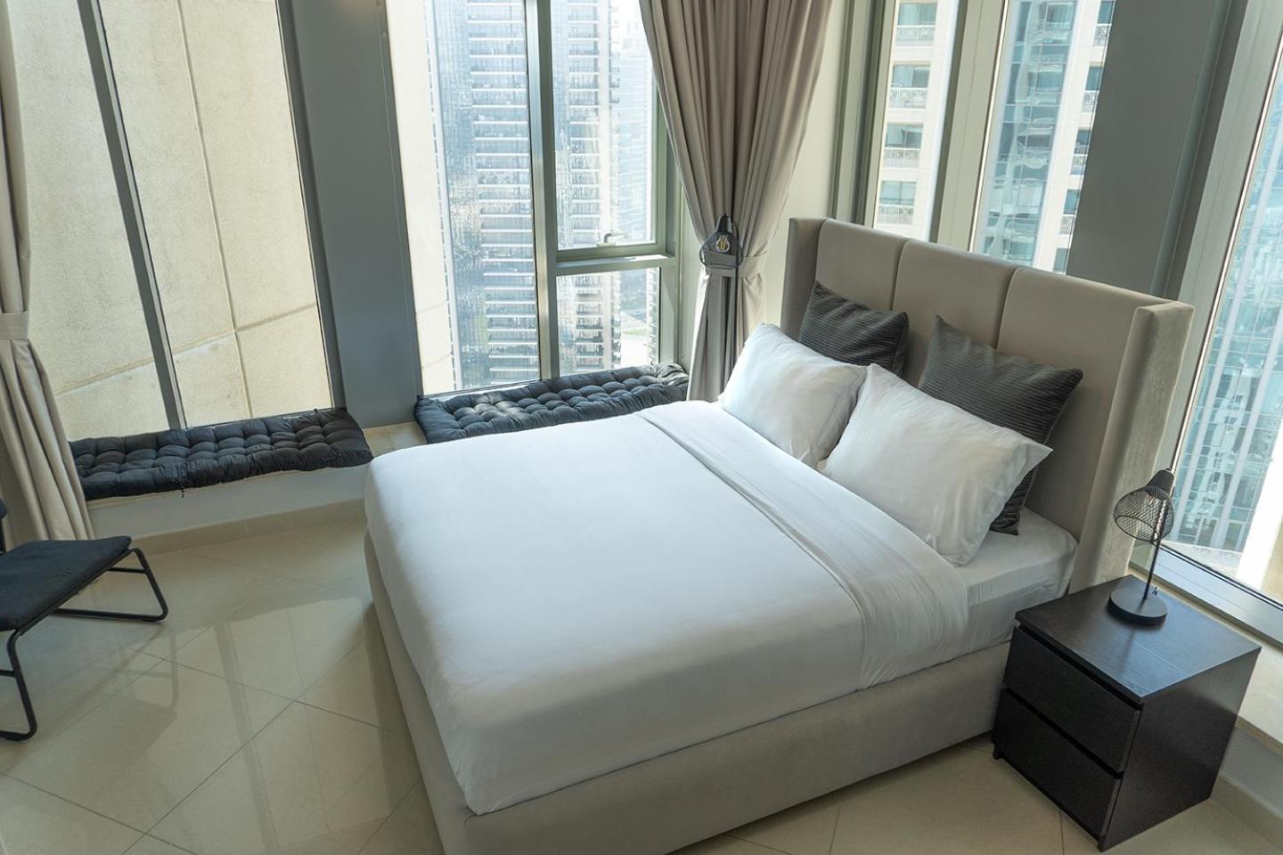 Downtown Oasis, Burj Khalifa Views, Luxury Amenities Lejlighed Dubai Eksteriør billede